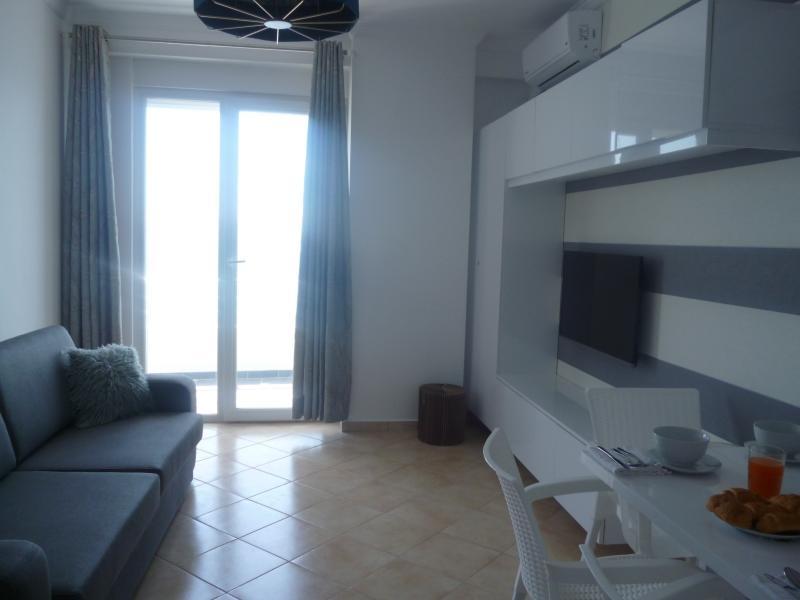 Beautifull Holiday Apartment Larisa ซารานเดอ ภายนอก รูปภาพ