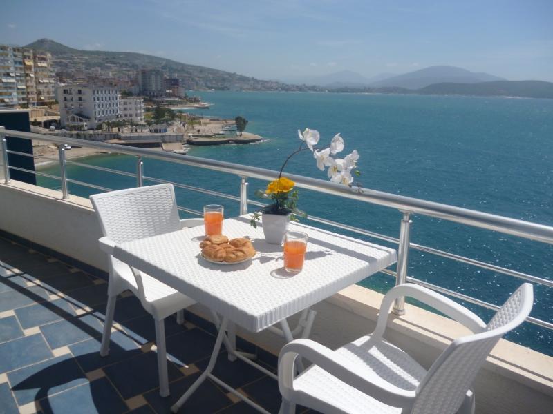 Beautifull Holiday Apartment Larisa ซารานเดอ ภายนอก รูปภาพ