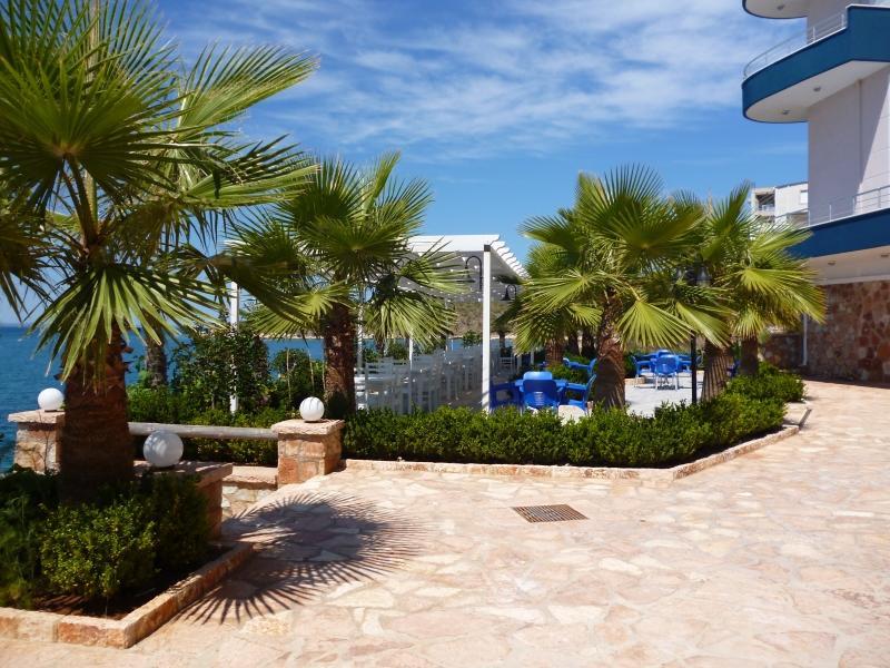 Beautifull Holiday Apartment Larisa ซารานเดอ ภายนอก รูปภาพ