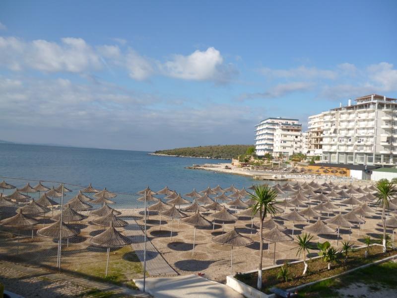 Beautifull Holiday Apartment Larisa ซารานเดอ ภายนอก รูปภาพ